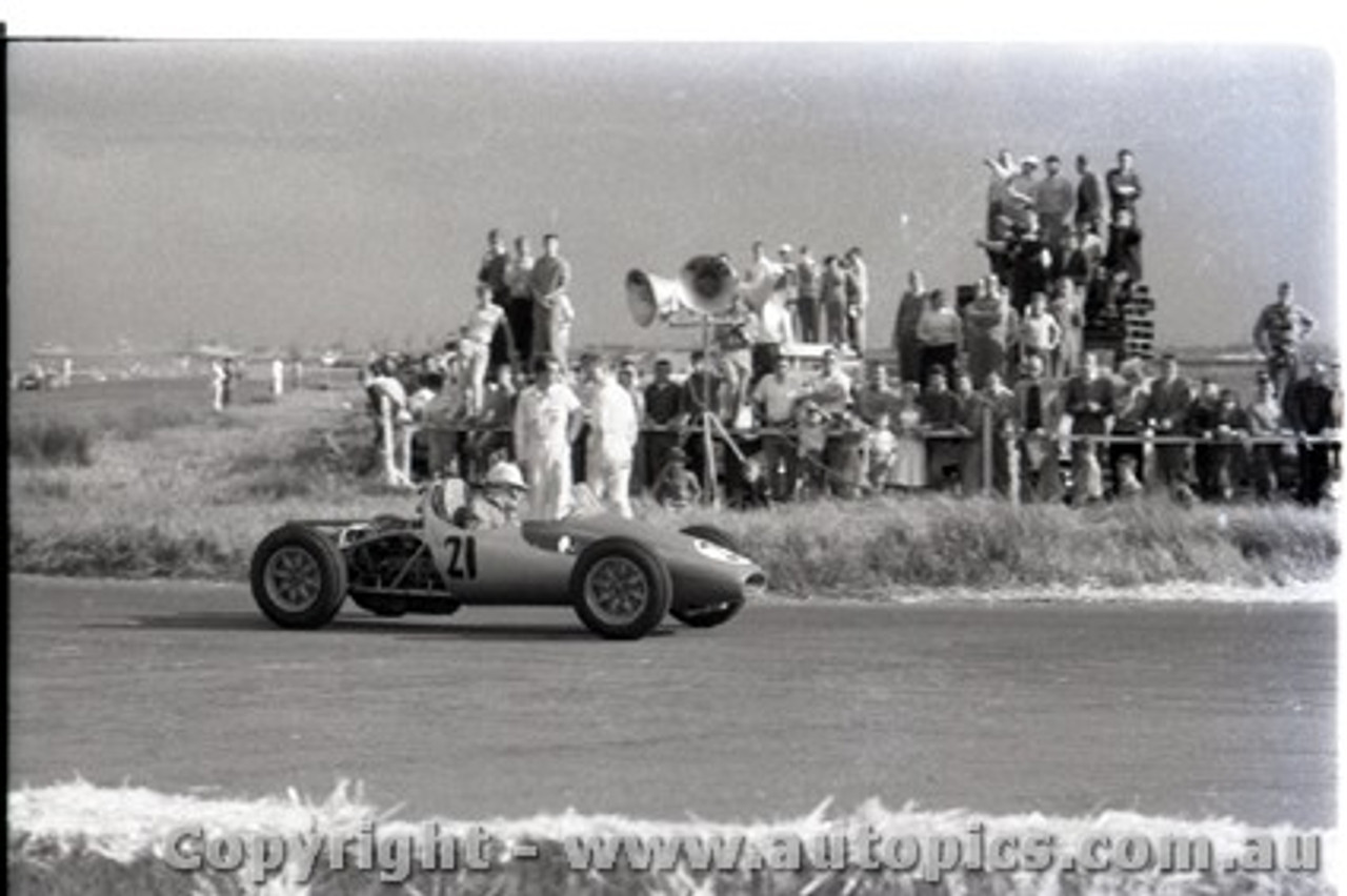 Fishermans Bend  - October 1959 -  Photographer Peter D'Abbs - Code FB01059-118