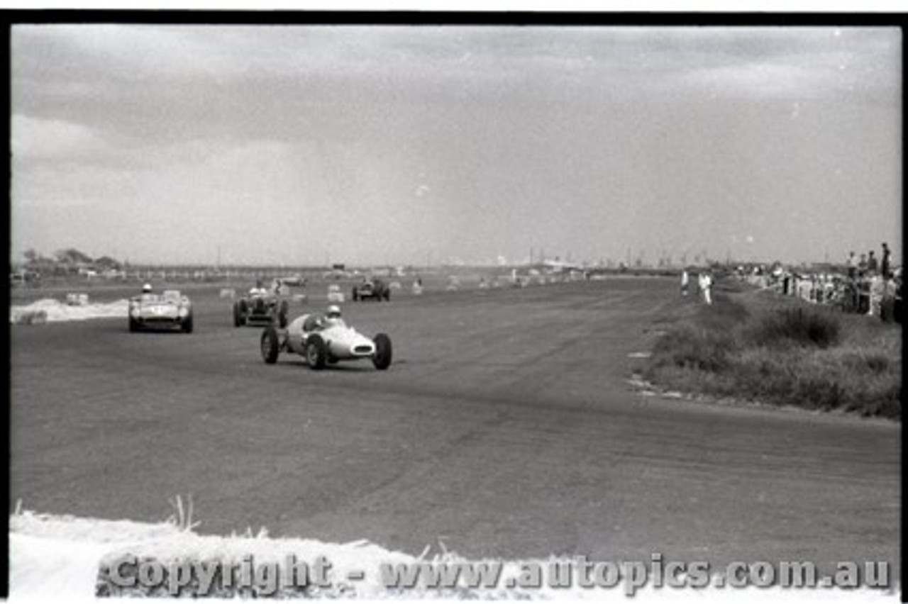 Fishermans Bend  - October 1959 -  Photographer Peter D'Abbs - Code FB01059-129