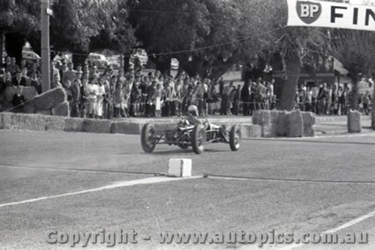 Geelong Sprints 24th August 1958 - Photographer Peter D'Abbs - Code G24858-5