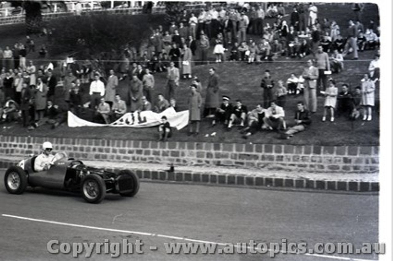 Geelong Sprints 24th August 1958 - Photographer Peter D'Abbs - Code G24858-30