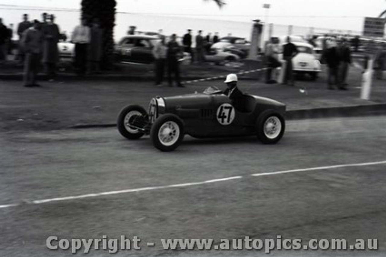 Geelong Sprints 24th August 1958 - Photographer Peter D'Abbs - Code G24858-46