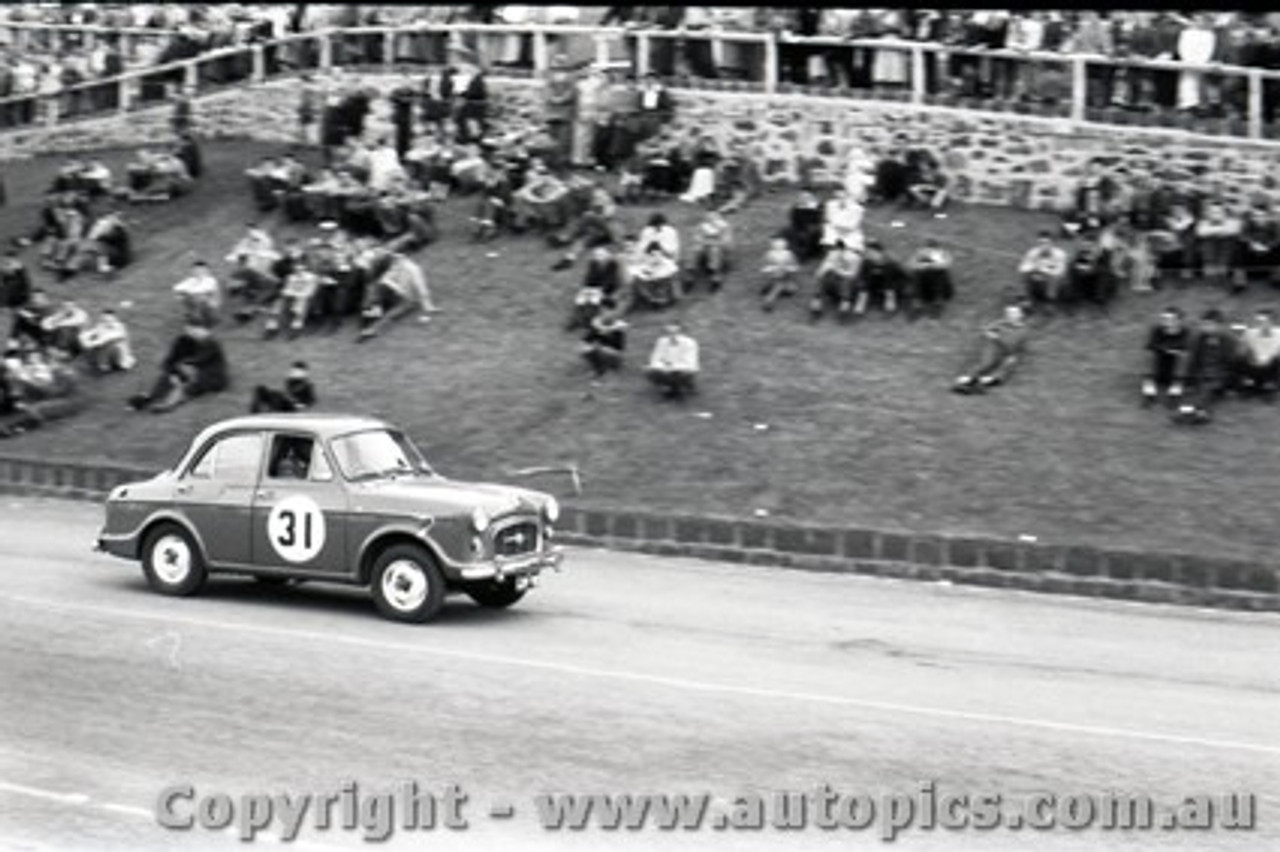 Geelong Sprints 24th August 1958 - Photographer Peter D'Abbs - Code G24858-49