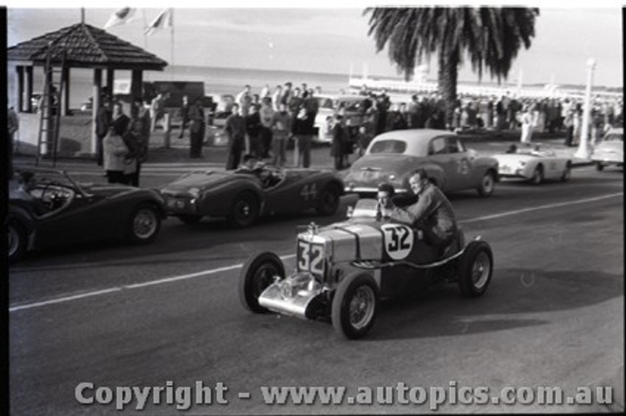 Geelong Sprints 23rd August 1959 -  Photographer Peter D'Abbs - Code G23859-54