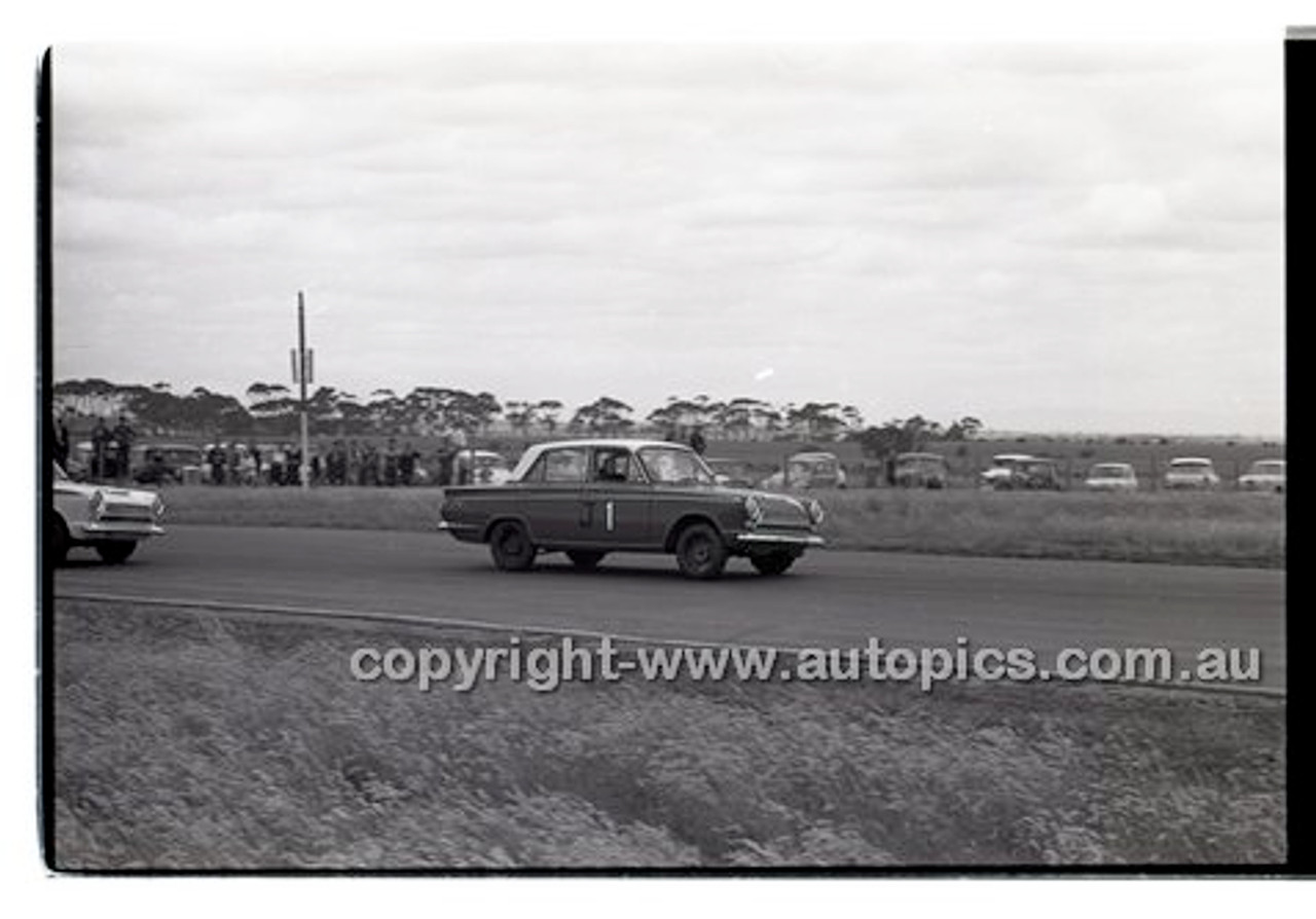 Calder 1965 - Photographer Peter D'Abbs - Code 65-PD-C-640