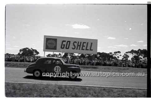 Calder 1965 - Photographer Peter D'Abbs - Code 65-PD-C-693