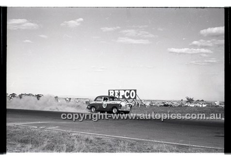 Calder 1965 - Photographer Peter D'Abbs - Code 65-PD-C-706