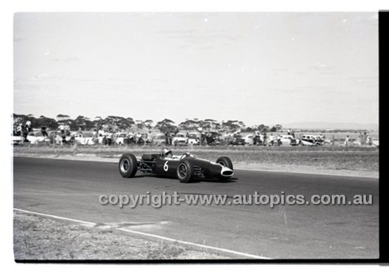 Calder 1965 - Photographer Peter D'Abbs - Code 65-PD-C-725