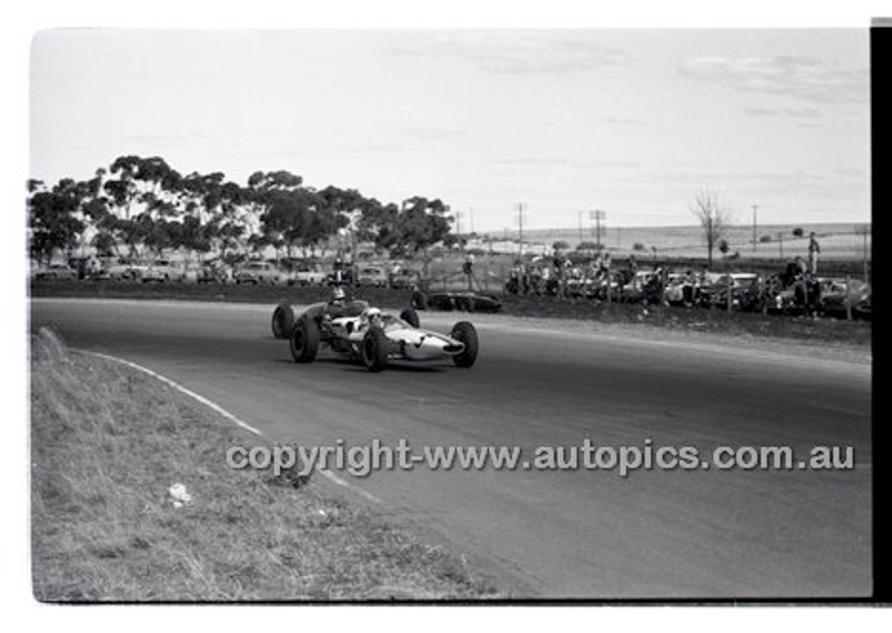 Calder 1965 - Photographer Peter D'Abbs - Code 65-PD-C-731