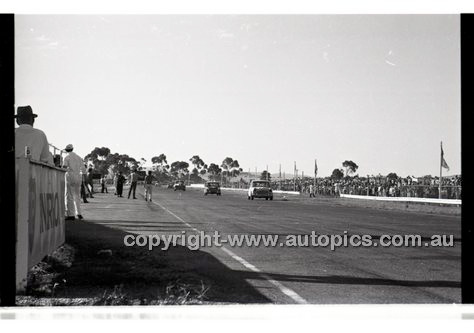 Calder 1965 - Photographer Peter D'Abbs - Code 65-PD-C-744