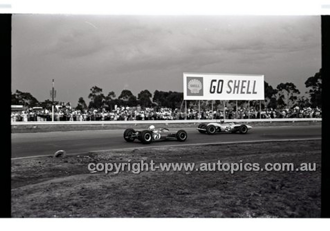 Calder 1965 - Photographer Peter D'Abbs - Code 65-PD-C-784