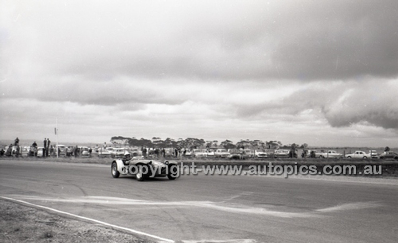 Calder 1965 - Photographer Peter D'Abbs - Code 65-PD-C24165-010