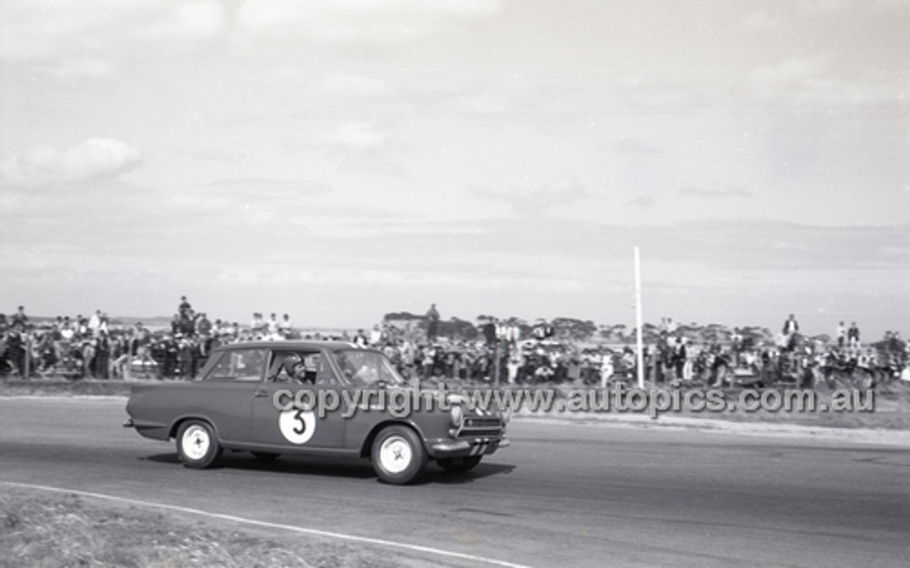 Calder 1965 - Photographer Peter D'Abbs - Code 65-PD-C24165-014