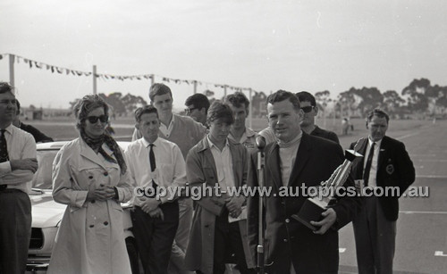 Calder 1965 - Photographer Peter D'Abbs - Code 65-PD-C29865-099
