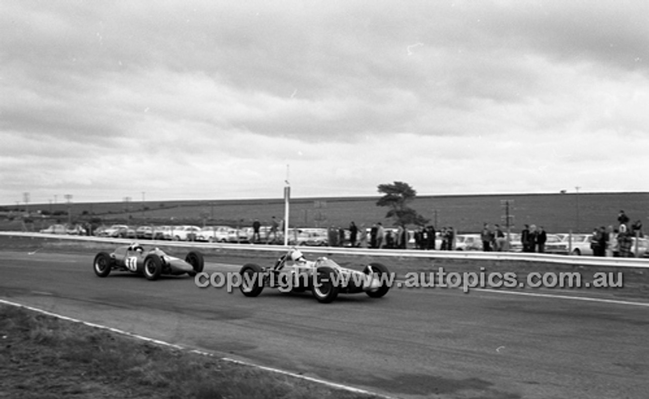 Calder 1966 - Photographer Peter D'Abbs - Code 66-PD-C-057