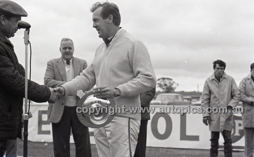 Calder 1966 - Photographer Peter D'Abbs - Code 66-PD-C-075