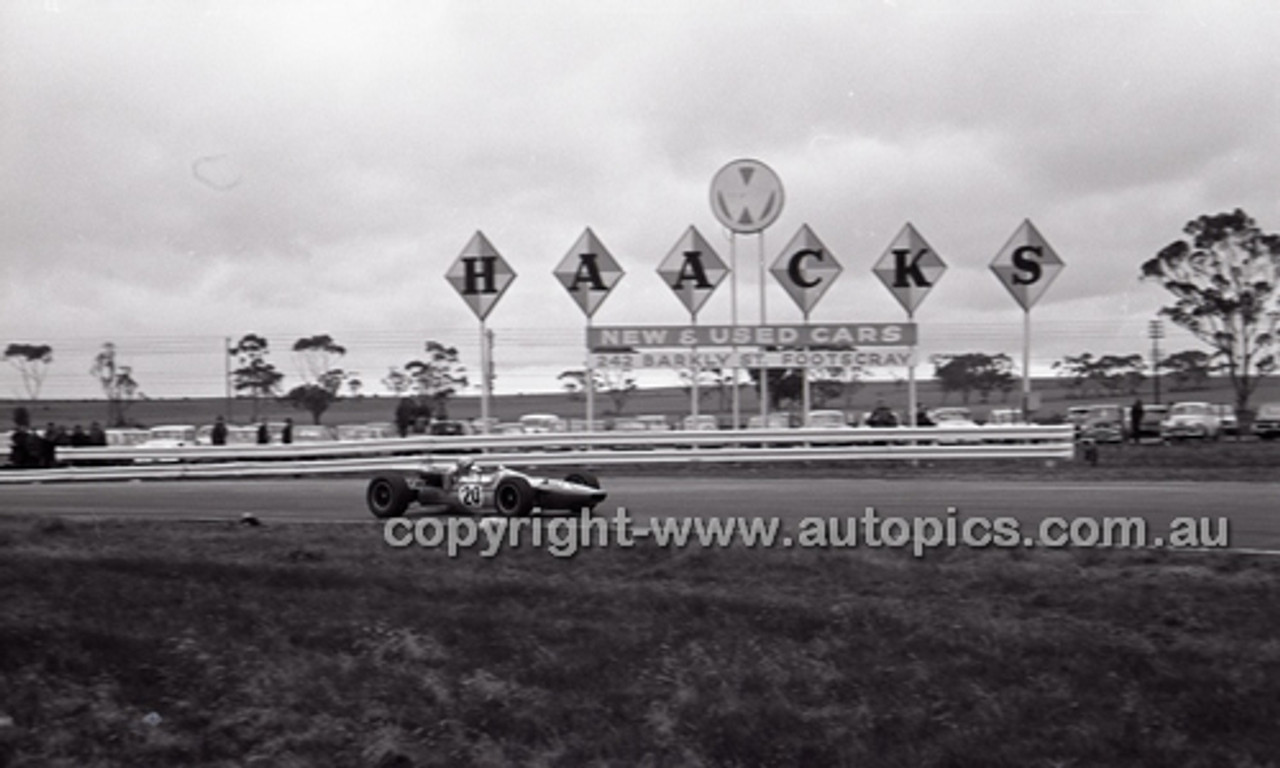 Calder 1966 - Photographer Peter D'Abbs - Code 66-PD-C-089