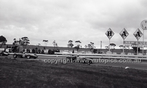 Calder 1966 - Photographer Peter D'Abbs - Code 66-PD-C-090