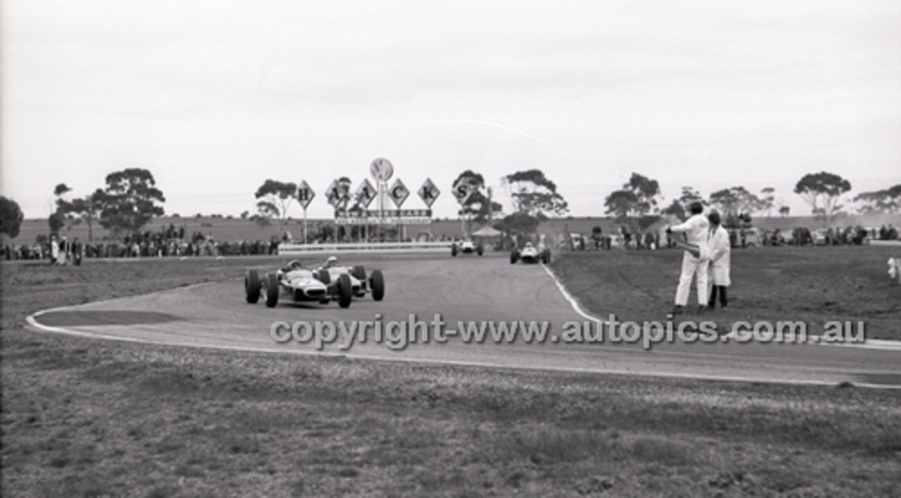 Calder 1966 - Photographer Peter D'Abbs - Code 66-PD-C-190