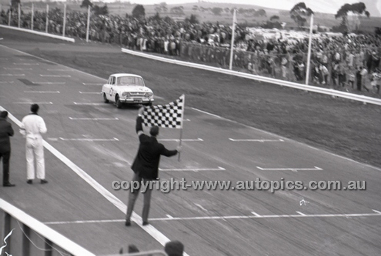 Calder 1966 - Photographer Peter D'Abbs - Code 66-PD-C-206