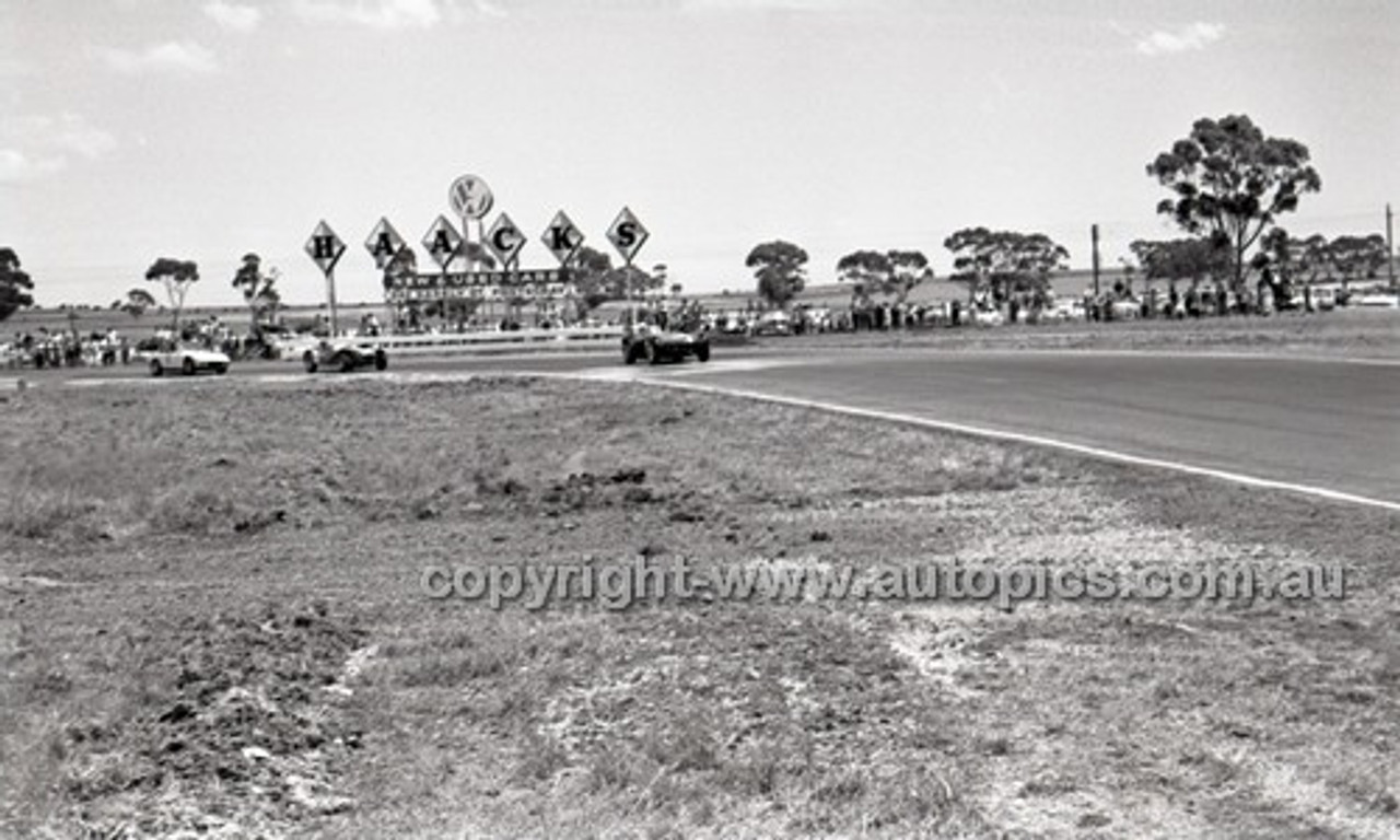 Calder 1966 - Photographer Peter D'Abbs - Code 66-PD-C-16166-048