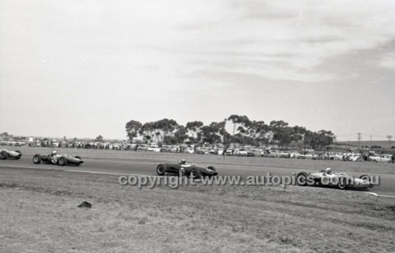 Calder 1966 - Photographer Peter D'Abbs - Code 66-PD-C-16166-057