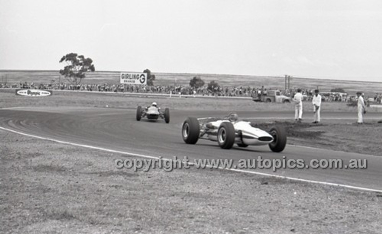 Calder 1966 - Photographer Peter D'Abbs - Code 66-PD-C-16166-1-031