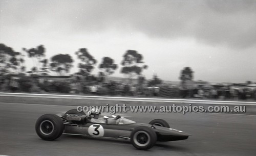 Calder 1967 - Photographer Peter D'Abbs - Code 67-PD-C15167-1-028