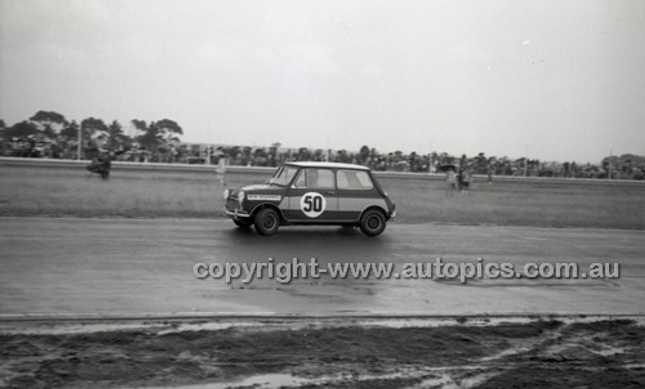 Calder 1967 - Photographer Peter D'Abbs - Code 67-PD-C15167-1-049