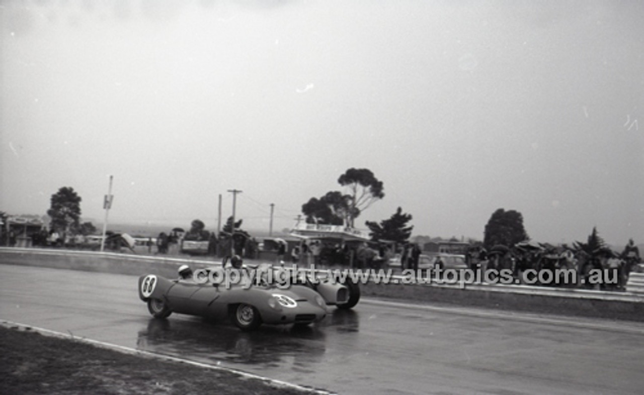 Calder 1967 - Photographer Peter D'Abbs - Code 67-PD-C15167-074