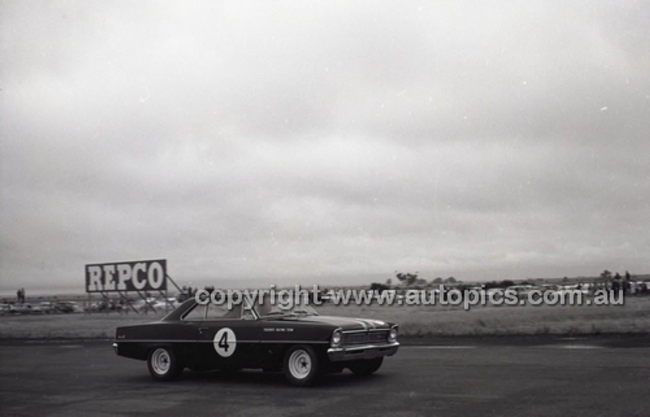 Calder 1967 - Photographer Peter D'Abbs - Code 67-PD-C15167-106