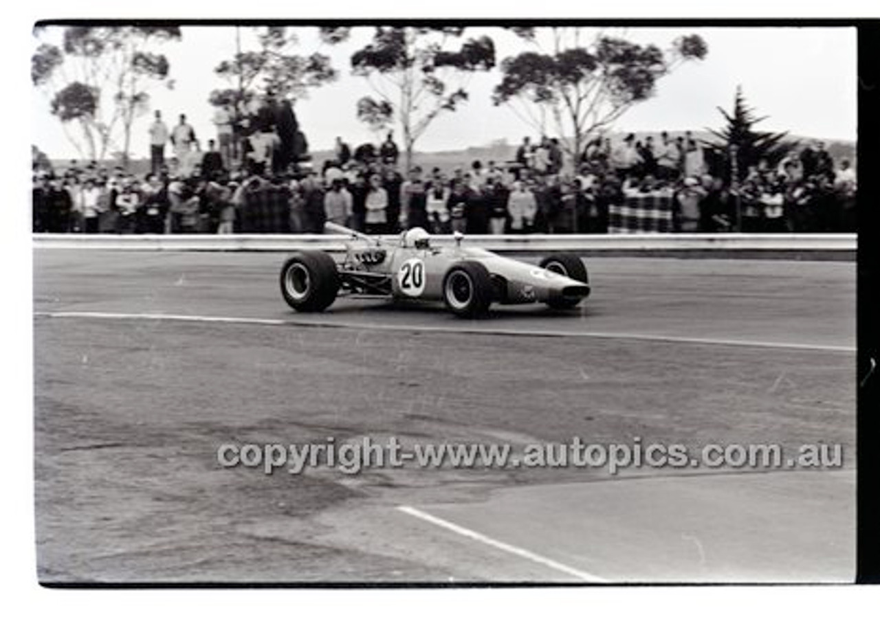 Calder 1969 - Photographer Peter D'Abbs - Code 69-PD-C17869-070