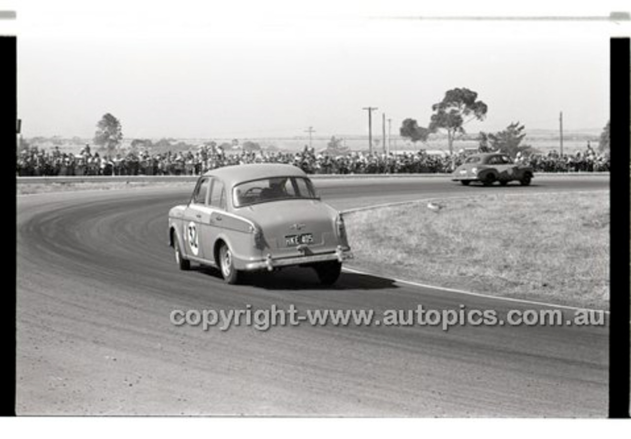 Calder 1969 - Photographer Peter D'Abbs - Code 69-PD-C17869-183