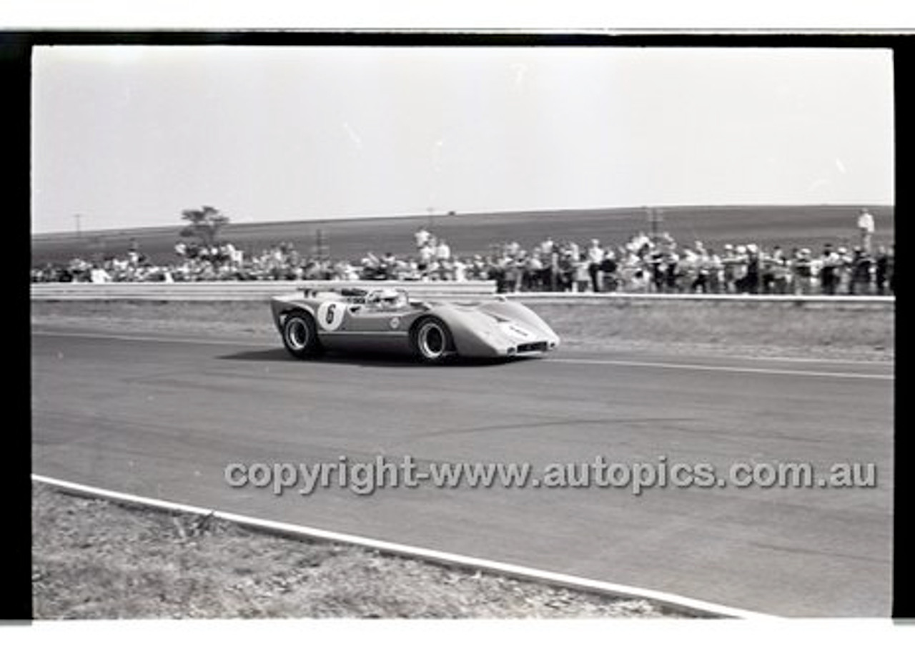 Calder 1969 - Photographer Peter D'Abbs - Code 69-PD-C17869-192