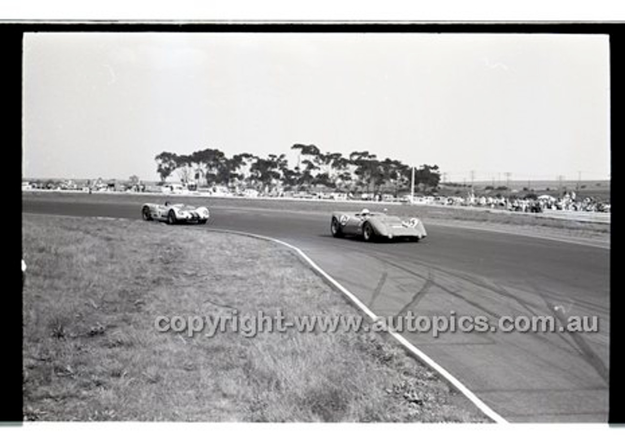 Calder 1969 - Photographer Peter D'Abbs - Code 69-PD-C17869-193