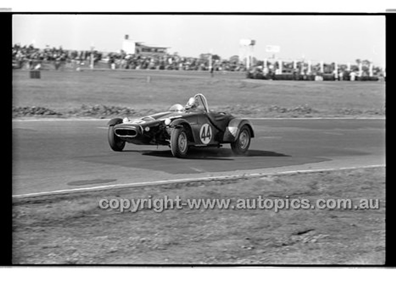 Calder 1969 - Photographer Peter D'Abbs - Code 69-PD-C23369-014