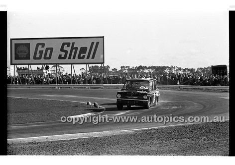 Calder 1969 - Photographer Peter D'Abbs - Code 69-PD-C23369-021