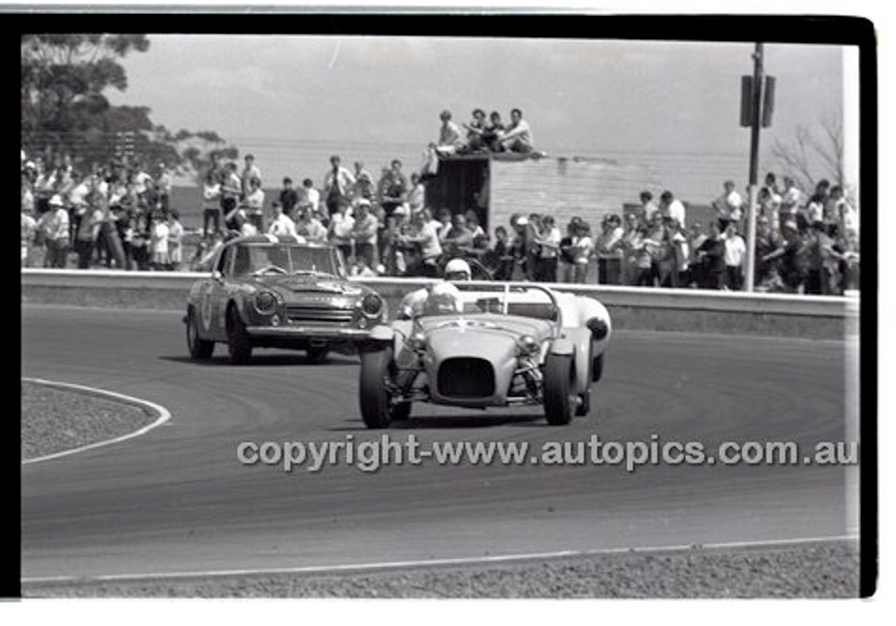 Calder 1969 - Photographer Peter D'Abbs - Code 69-PD-C191069-018