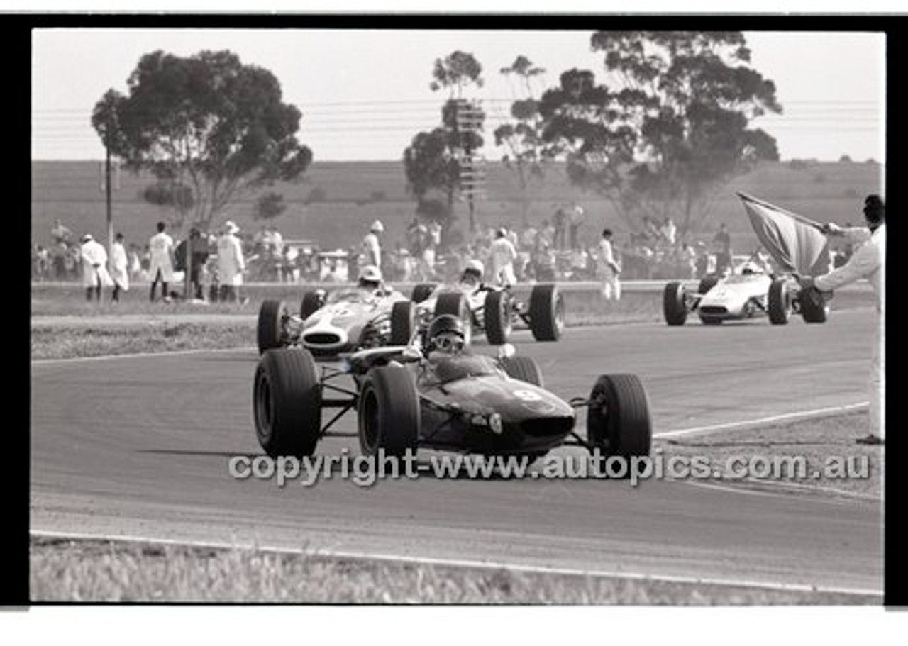 Calder 1969 - Photographer Peter D'Abbs - Code 69-PD-C191069-042