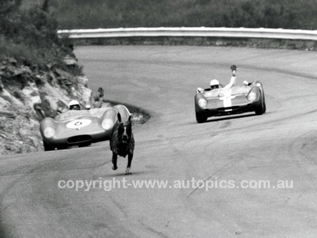 65127 - Who Let The Dogs Out - Frank Demuth & Greg Cusack, Lotus 23B - Catalina Park Katoomba 1965- Photographer Lance J Ruting