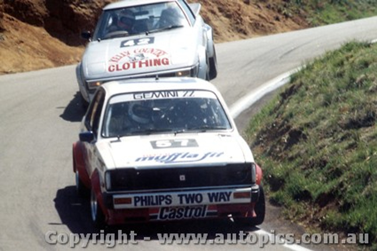 81720  -  D. Seldon / P. Ward Gemini ZZ - J. Duggan / L. Brown  Mazda RX7 -  Bathurst 1981