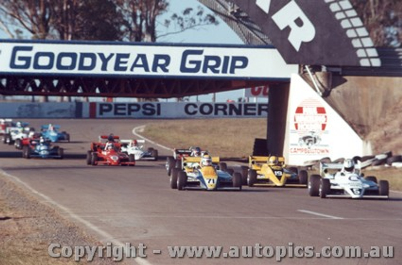 86501 - First Lap F2 Championships Oran Park 1986 - #5 Pringle Cheetah MK8 #71 Crooke Cheetah MK8 #19 Abrahams Ignis Cheetah