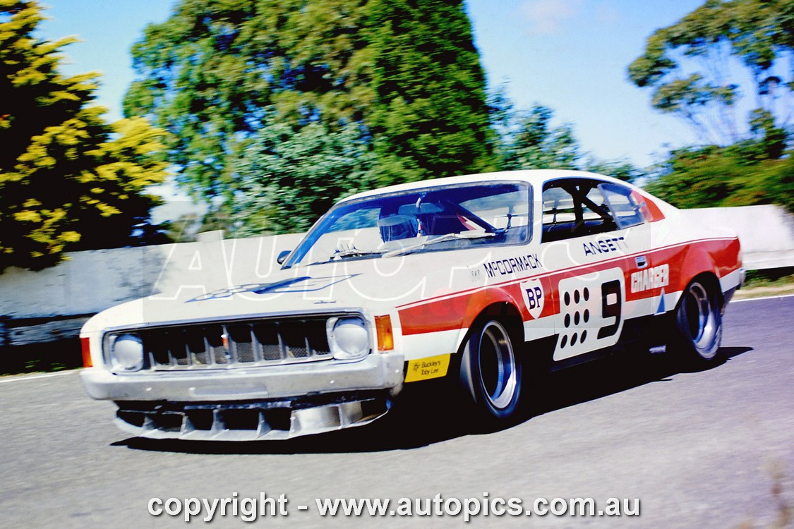 74041 - John McCormack, Ansett Valiant Charger - Sandown International Motor Raceway, 1974 - Photographer Peter D Abbs
