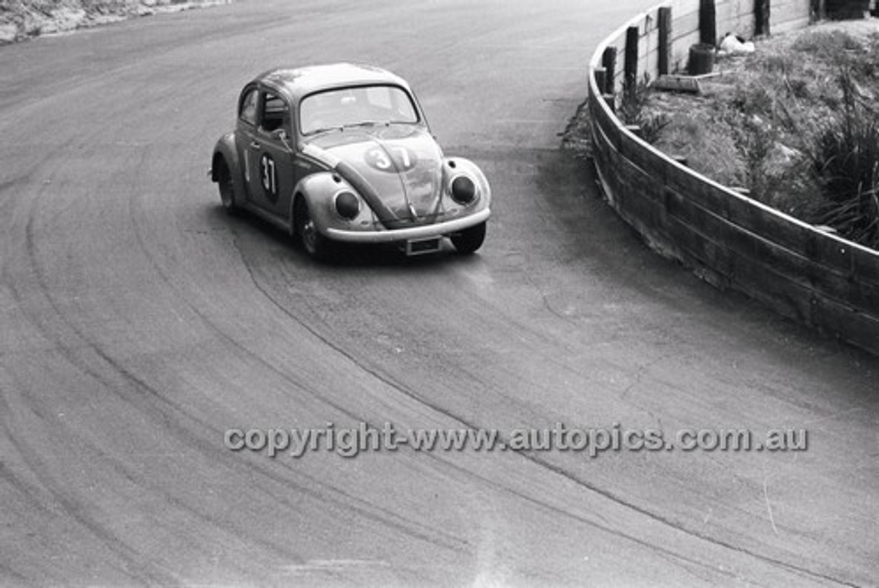 Terry Quartly, Volkswagen - Catalina Park Katoomba - 8th November 1964 - Code 64-C81164- 39