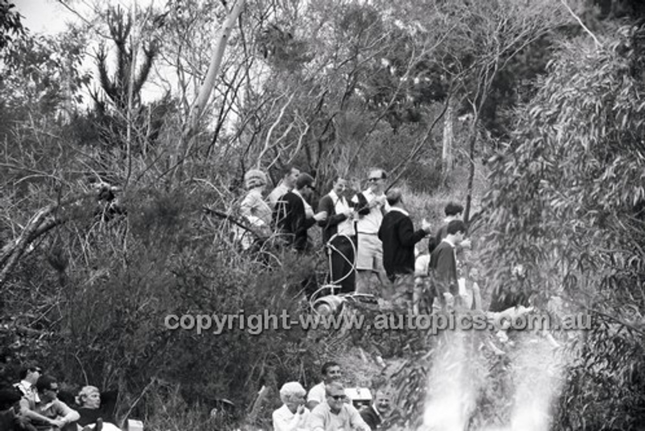 Catalina Park Katoomba - 8th November 1964 - Code 64-C81164- 101