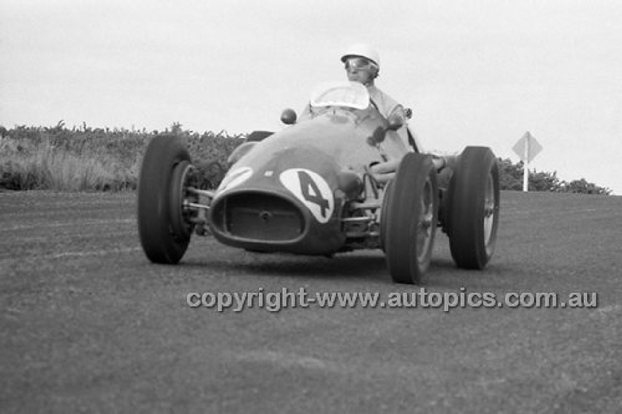 Lex Davison, Ferrari - Phillip Island - 27th October 1957 - Code 57-PD-P271057-023