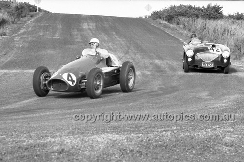 Phillip Island - 27th October 1957 - Code 57-PD-P271057-054