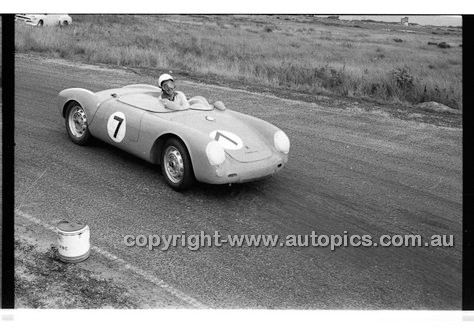 Phillip Island - 22nd April 1957 - Code 57-PD-P22457-004