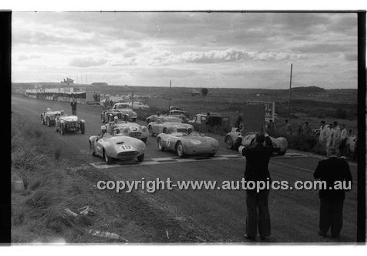 Phillip Island - 22nd April 1957 - Code 57-PD-P22457-008