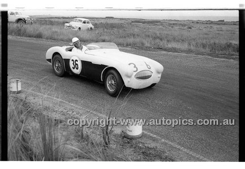 Phillip Island - 22nd April 1957 - Code 57-PD-P22457-023
