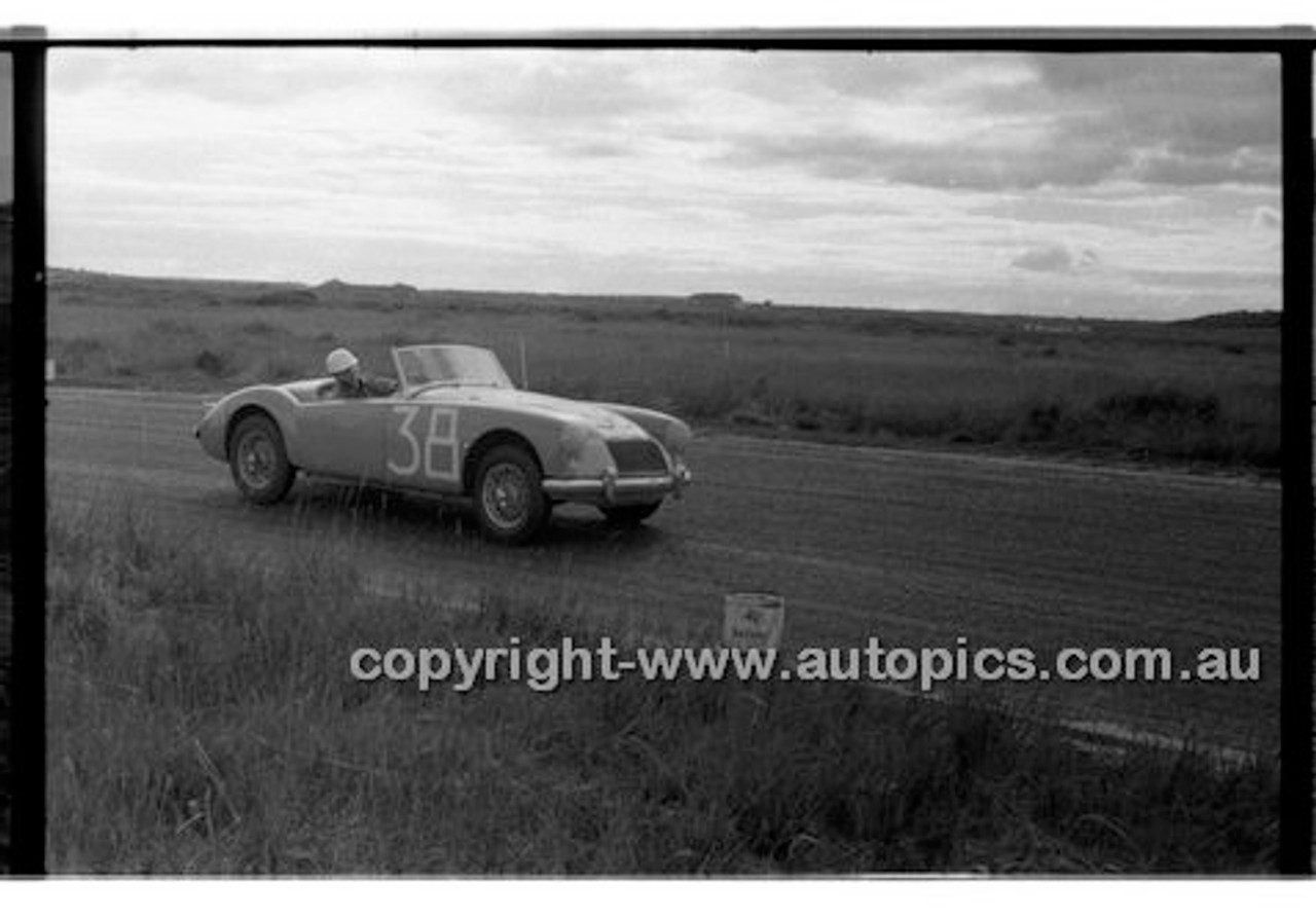 Phillip Island - 22nd April 1957 - Code 57-PD-P22457-039